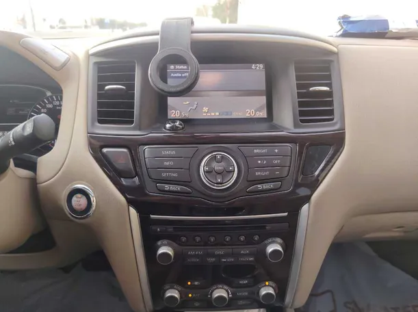 Car image 25
