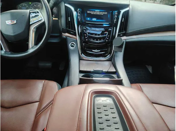 Car image 26