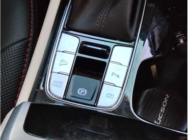 Car image 30