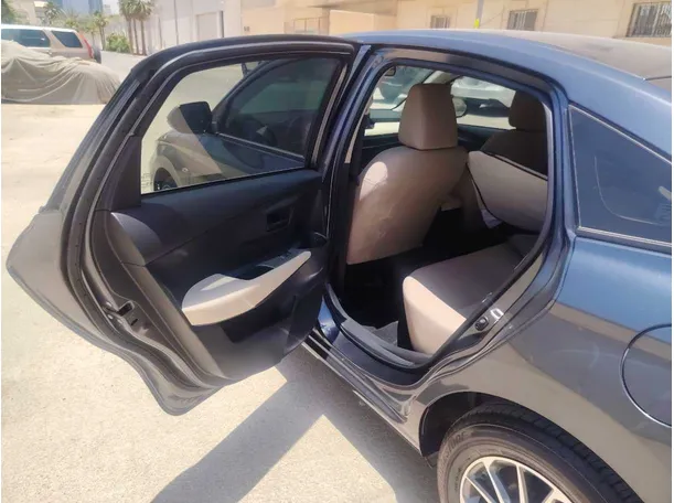 Car image 13