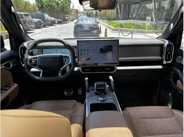 Car image 18