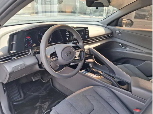 Car image 9
