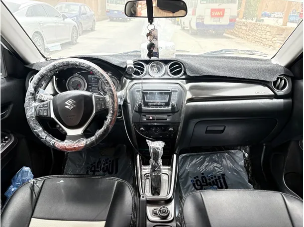 Car image 18