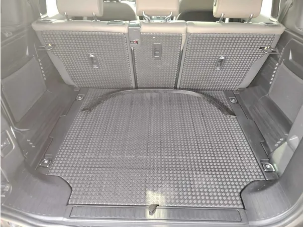 Car image 29