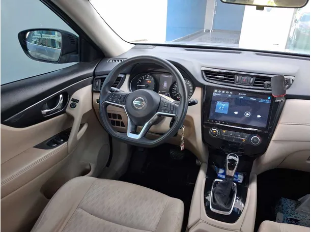 Car image 17
