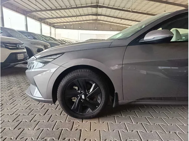 Car image 8