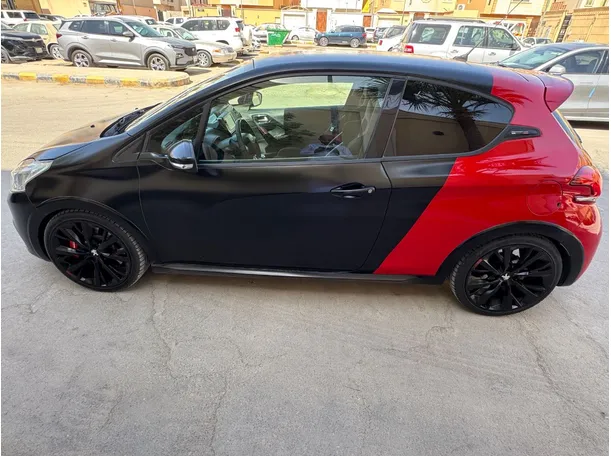 Car image 8