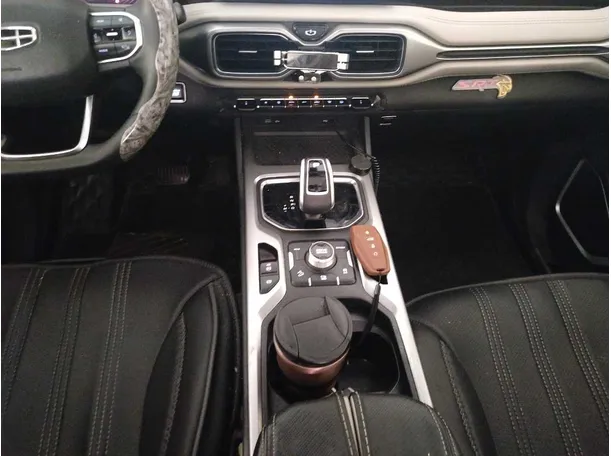 Car image 22
