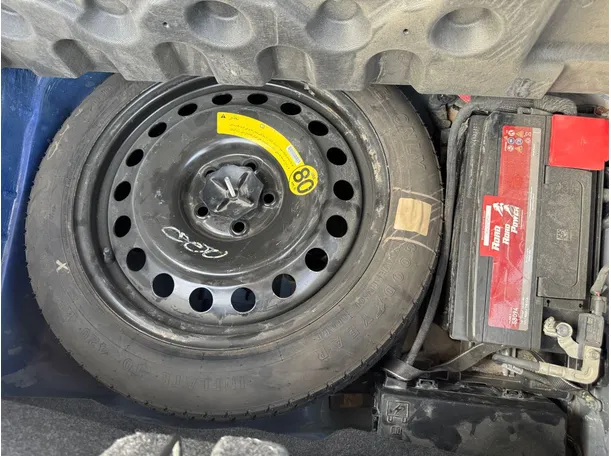 Car image 26