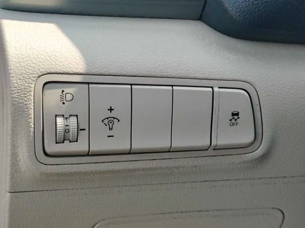Car image 28