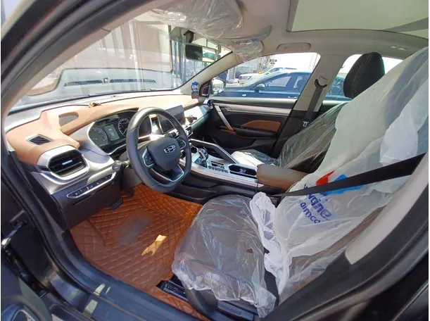 Car image 10