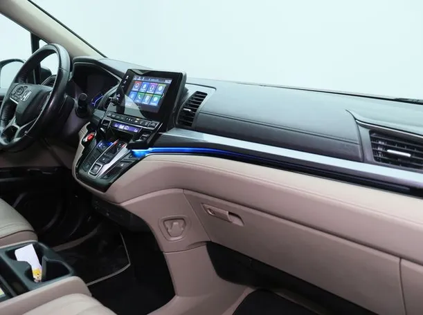 Car image 10