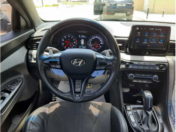 Car image 13