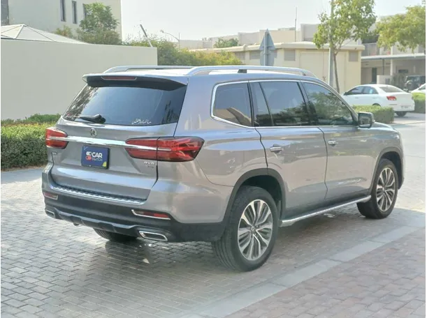 Car image 5