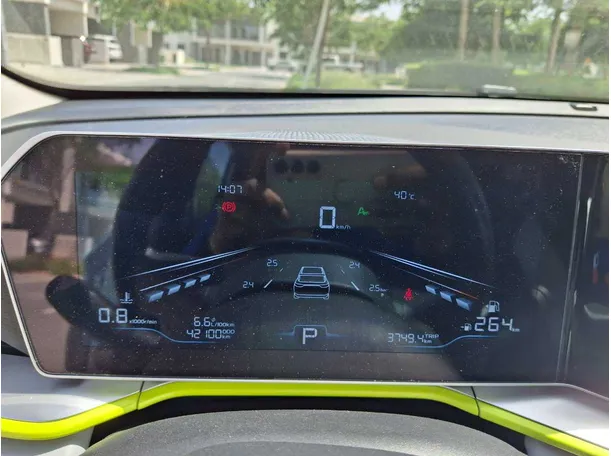 Car image 14