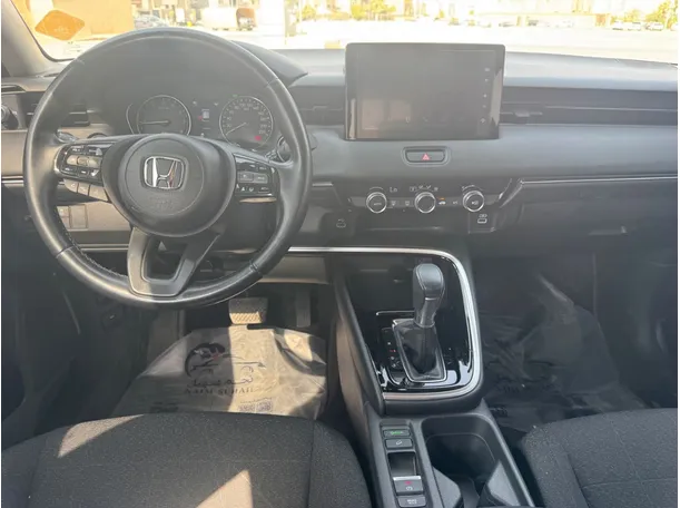 Car image 17