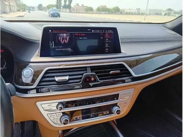 Car image 26
