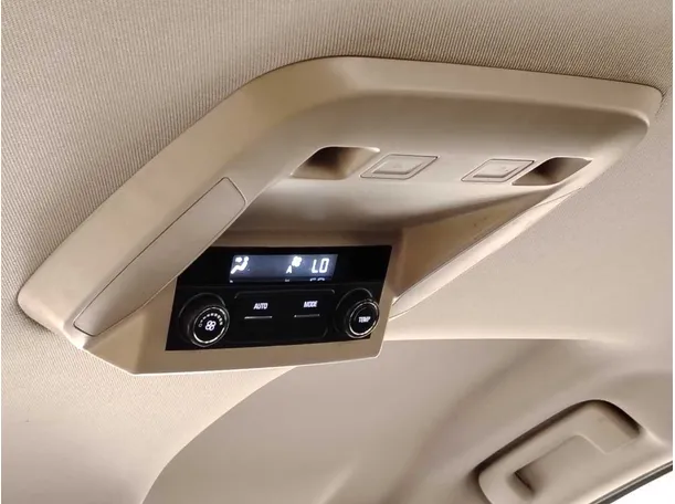 Car image 28
