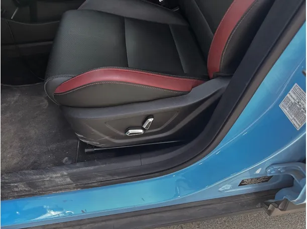 Car image 27