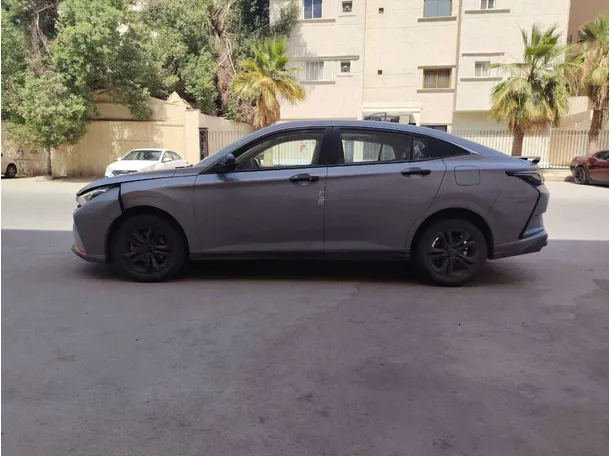 Car image 8