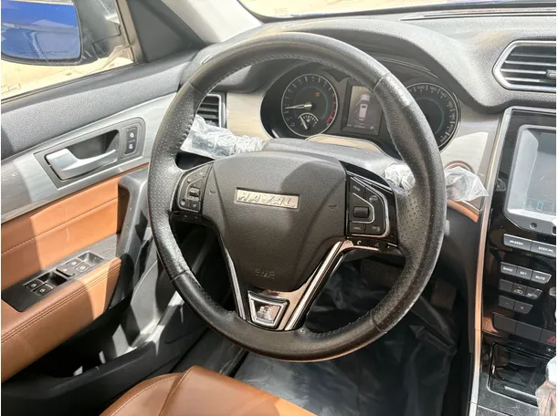 Car image 27