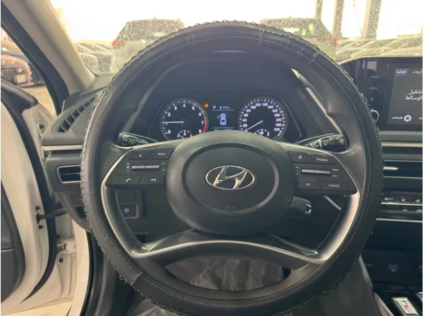 Car image 17