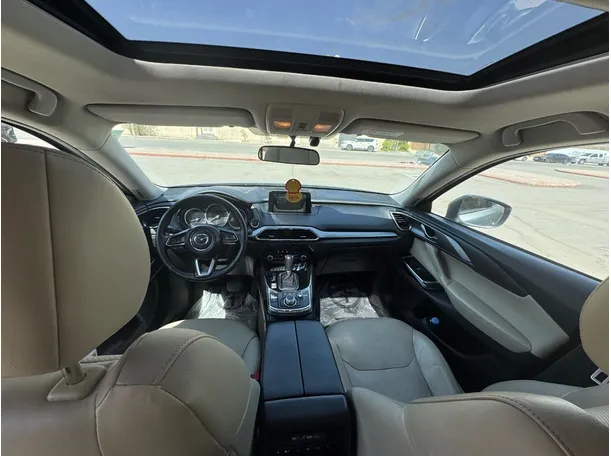 Car image 13
