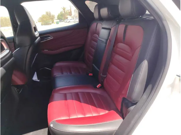 Car image 16