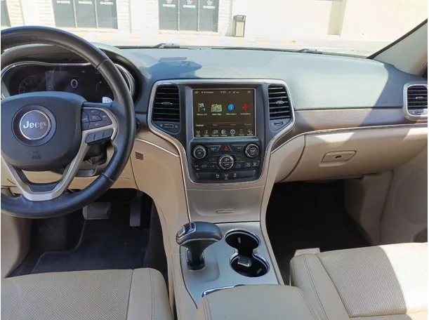 Car image 15