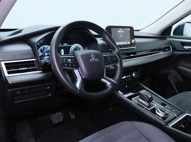 2024 Mitsubishi Outlander in Dubai