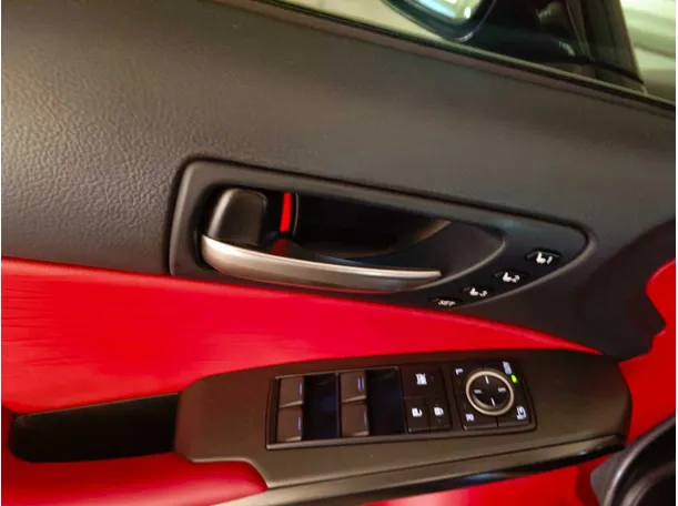 Car image 28