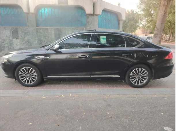 Car image 8