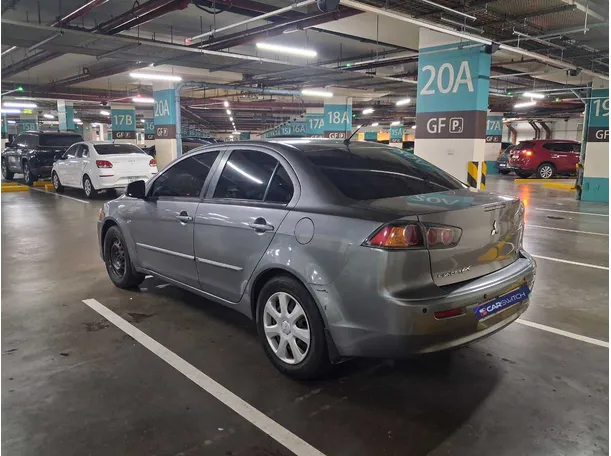 Car image 5
