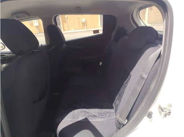 Car image 16