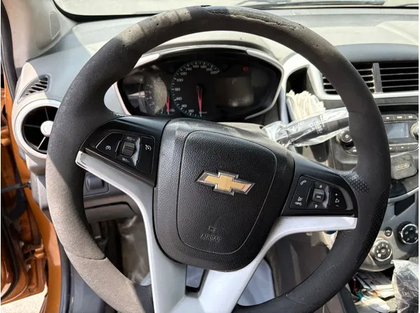 Car image 19