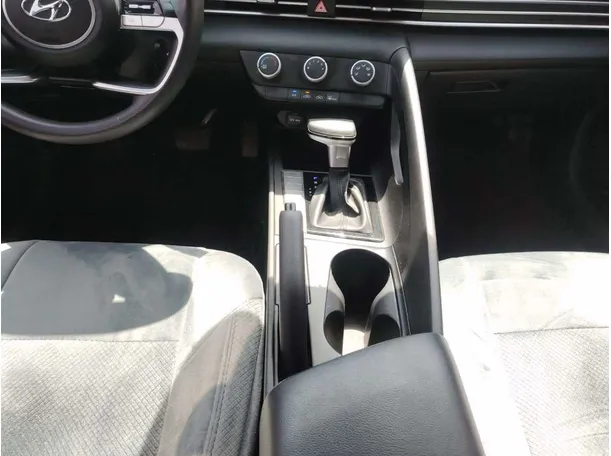 Car image 20