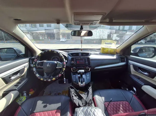 Car image 14