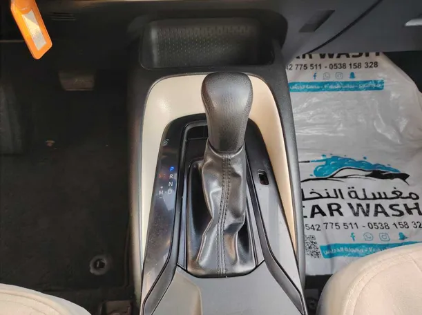 Car image 19