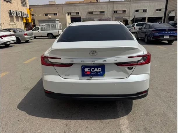 Car image 6