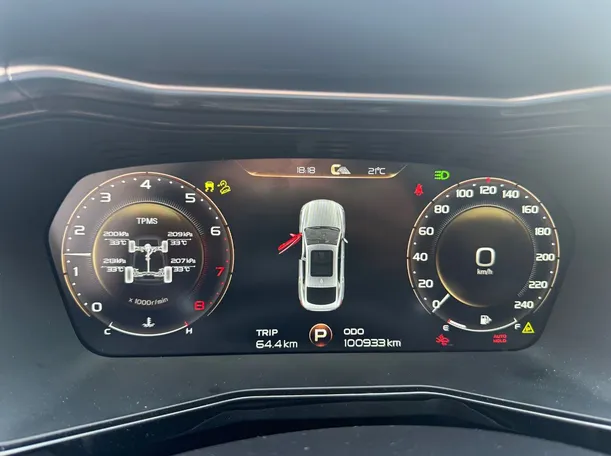 Car image 14