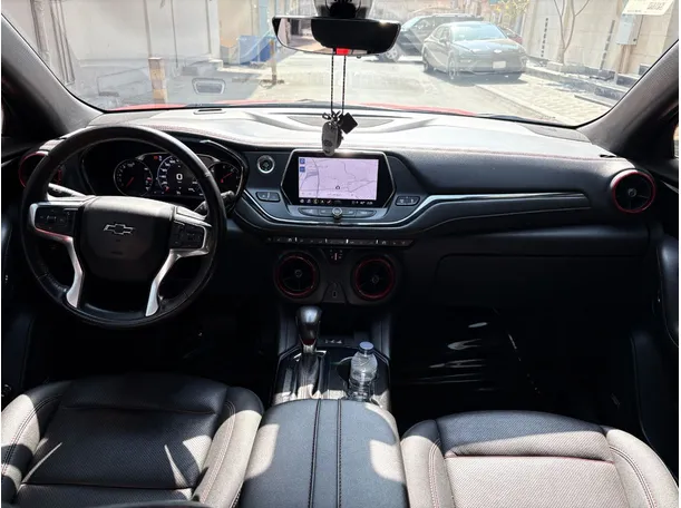 Car image 18