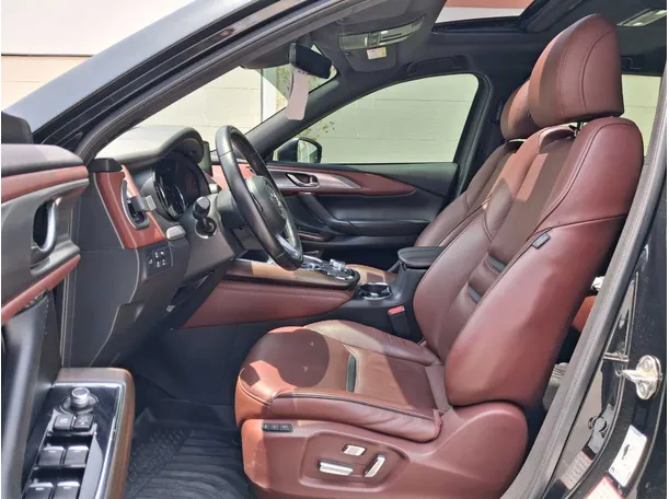 Car image 12