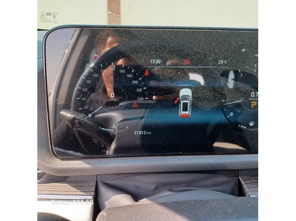 Car image 24