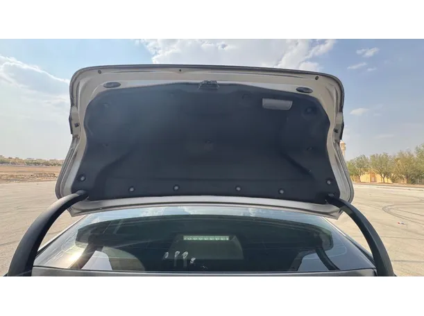 Car image 24