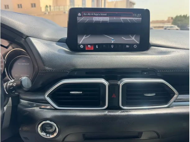 Car image 16