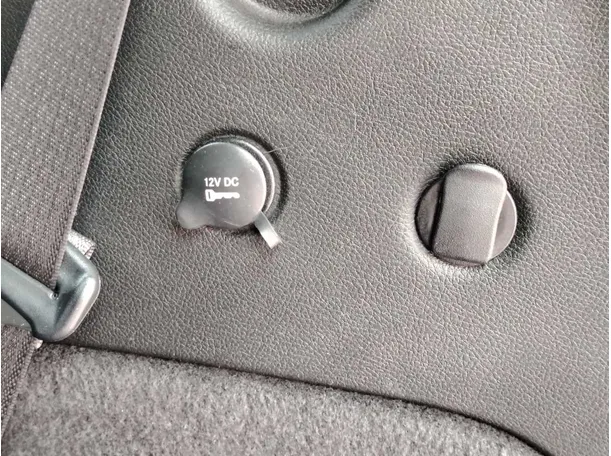 Car image 35