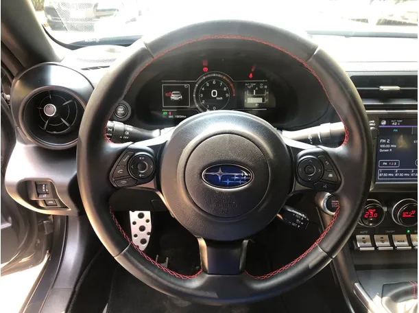 Car image 16
