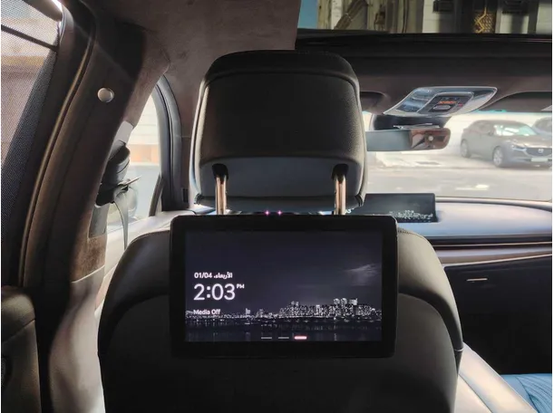 Car image 30
