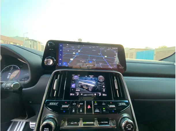 Car image 18