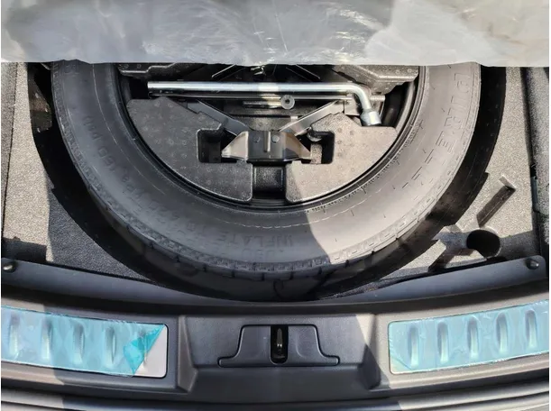 Car image 31